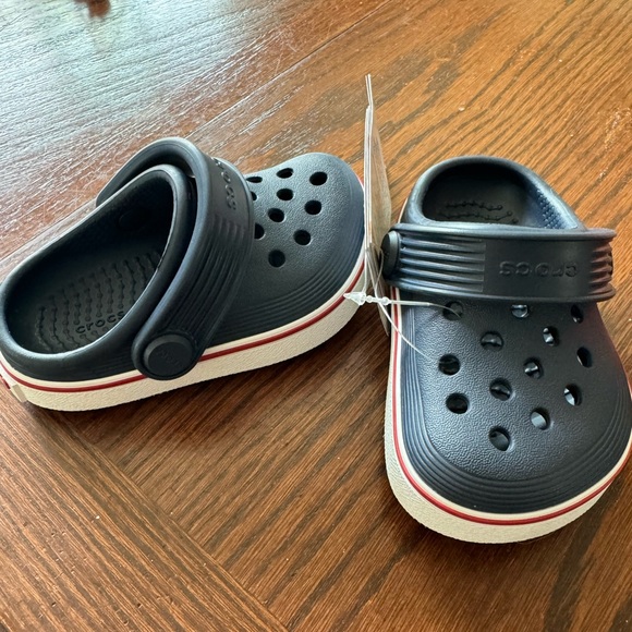 C4 toddler size CROCS - Picture 2 of 5